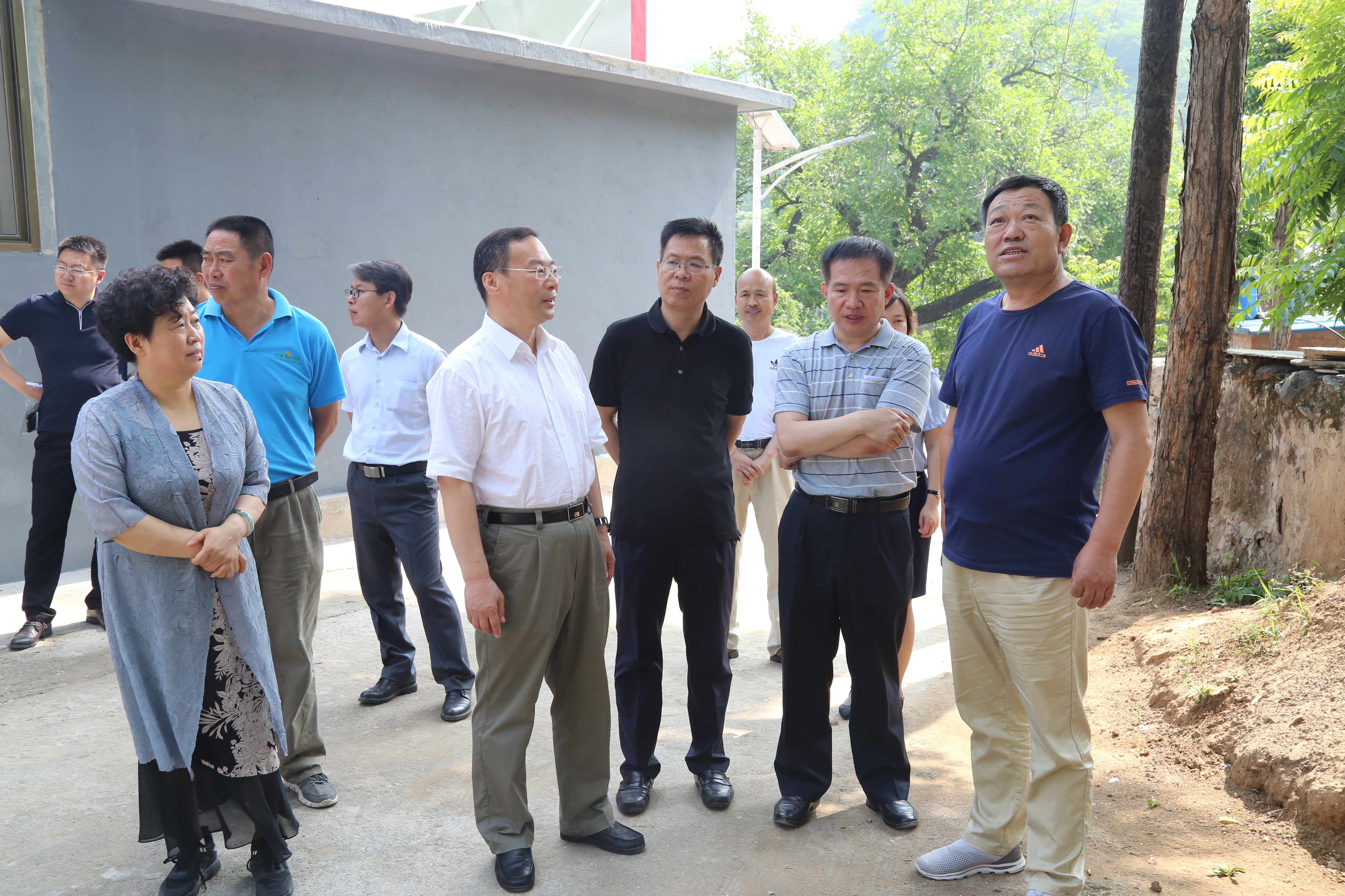             ��ɽ���������Զ����������Ͻ���ˮ�����Ҹ�����... 
    